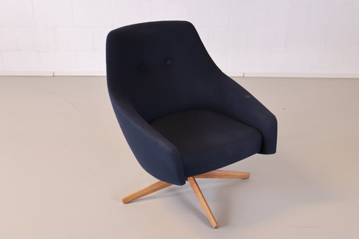 Montis Puk swivel armchair dark blue