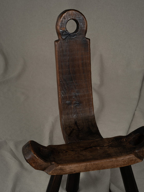 Image 1 of Chaise tripode en bois espagnole brutaliste
