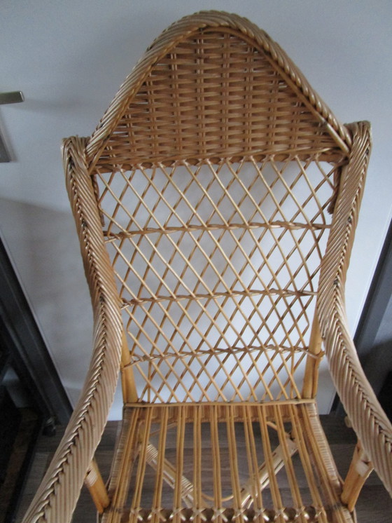 Image 1 of Elegante silla de ratán de principios de los 70