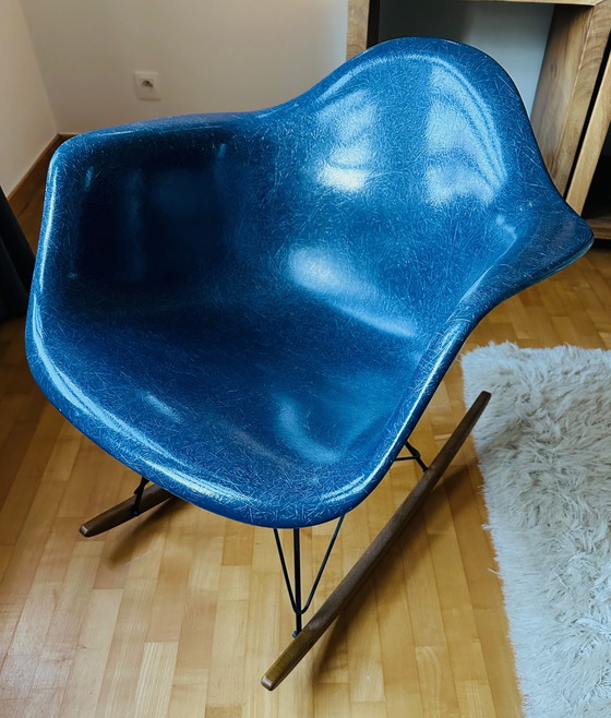 Image 1 of Fauteuil à bascule Vitra Eames