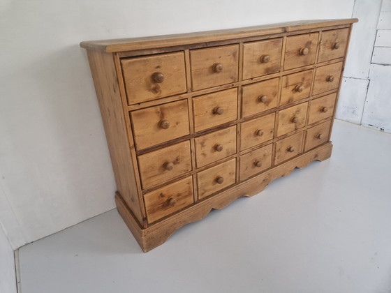 Image 1 of Mobiletto da farmacia in legno di pino d'epoca