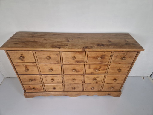 Botiquín vintage de madera de pino