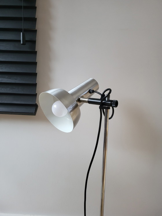 Image 1 of Lampadaire vintage Mid Century, chrome, probablement années 1970