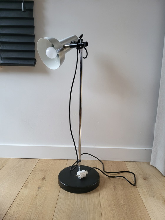 Image 1 of Lampadaire vintage Mid Century, chrome, probablement années 1970