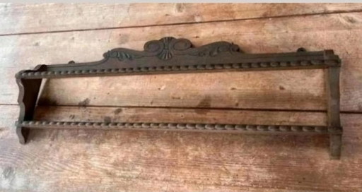 Portapiatti antico in legno intagliato, mensola per piatti