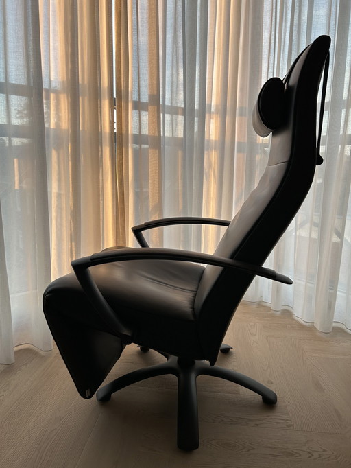 Jori Relax Chair In Lipano Leather Black Edition