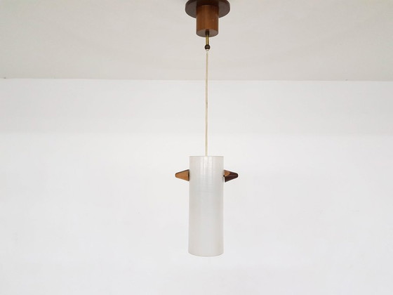 Image 1 of Lampe suspendue danoise en verre et bois