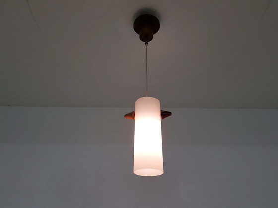 Image 1 of Lampe suspendue danoise en verre et bois