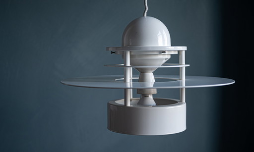 Lampe suspendue Louis Poulsen modèle 17050