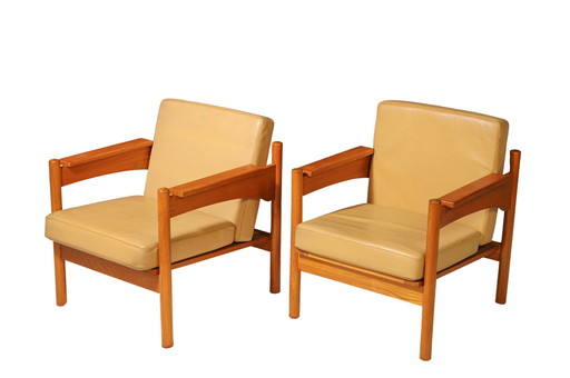 Pair of Oak and Leather Armchairs by Uluv Krásná Jizba, 1960s, Original Condition