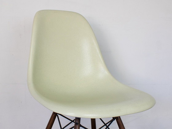 Image 1 of Vitra Dsw Original Glass Fiber In Parchment Design Charles Eames