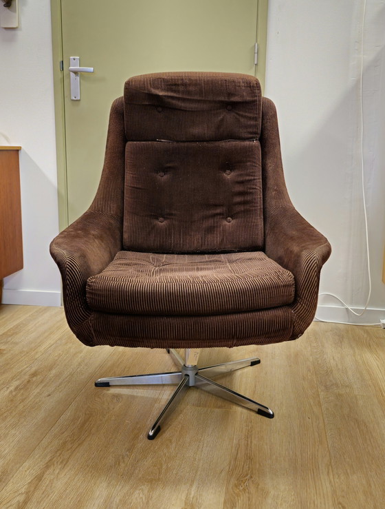 Image 1 of Vintage swivel armchair