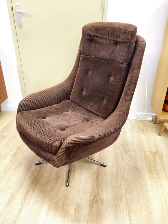 Image 1 of Vintage swivel armchair