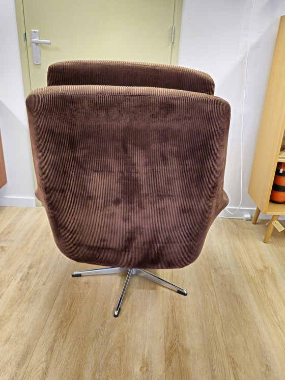 Image 1 of Vintage swivel armchair