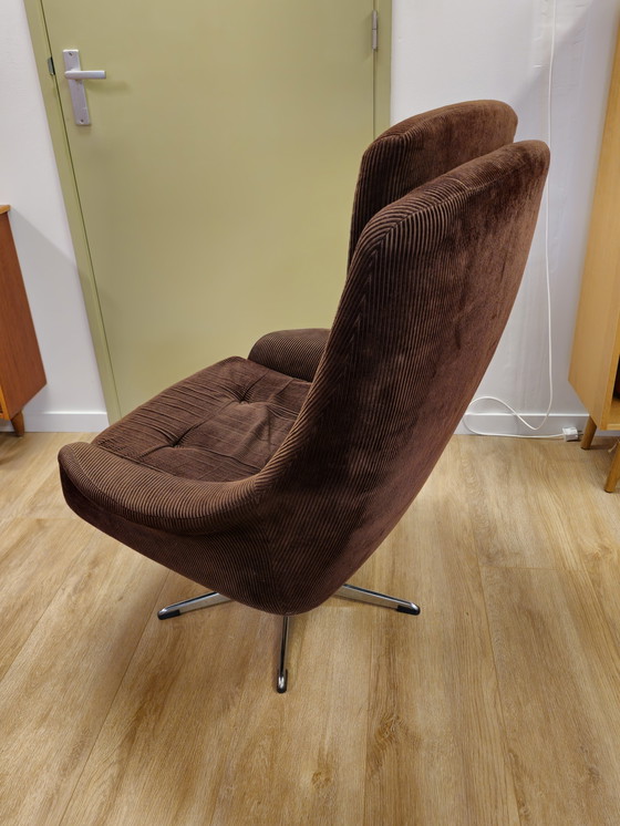 Image 1 of Vintage swivel armchair