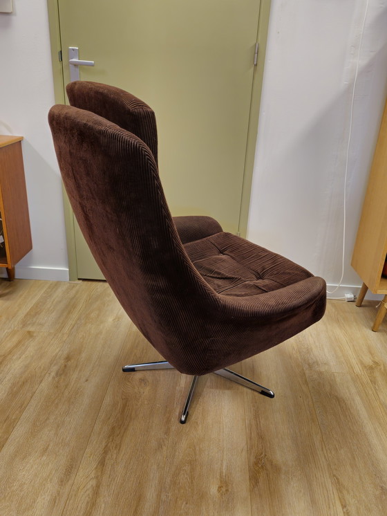 Image 1 of Vintage swivel armchair