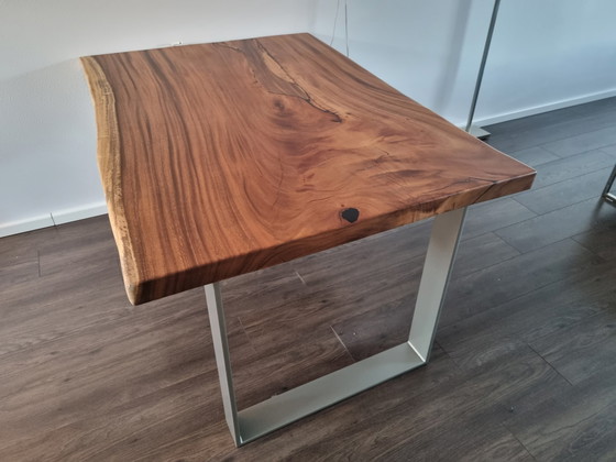 Image 1 of Conception d'une table en forme de tronc d'arbre