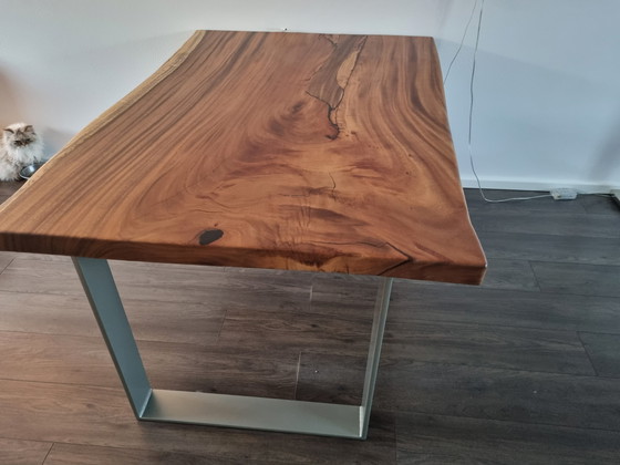 Image 1 of Conception d'une table en forme de tronc d'arbre