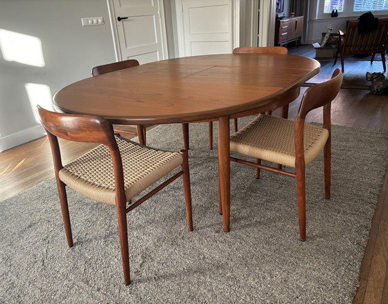 Image 1 of Beautiful Mid - Century Extendable G Plan Table.