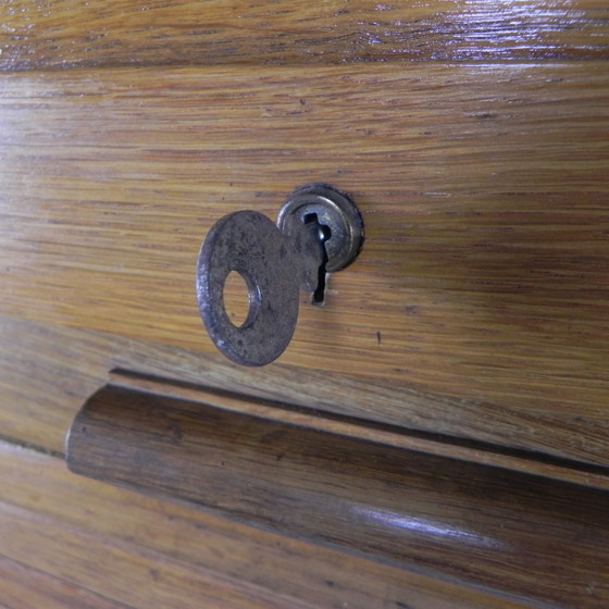 Image 1 of Oak shutter cabinet with 2 shutters, 150 cm high