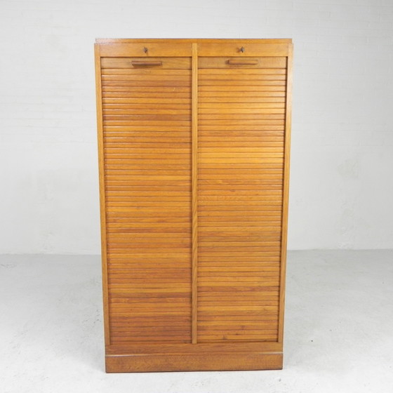 Image 1 of Oak shutter cabinet with 2 shutters, 150 cm high