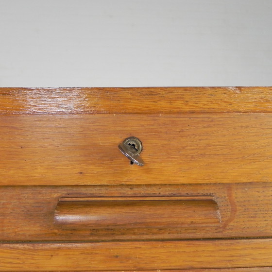 Image 1 of Oak shutter cabinet with 2 shutters, 150 cm high