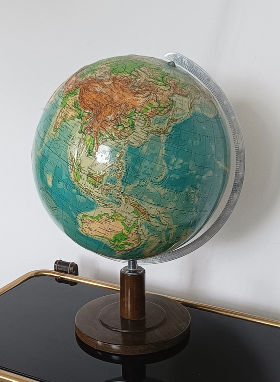 Image 1 of Fifties World Globe With Relief .