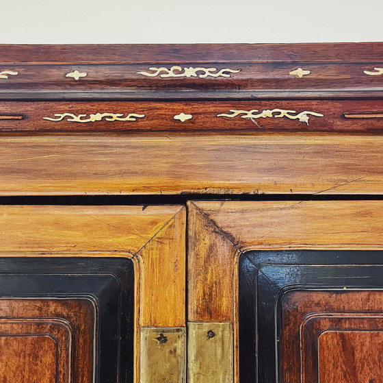 Image 1 of  Cabinet chinois ancien