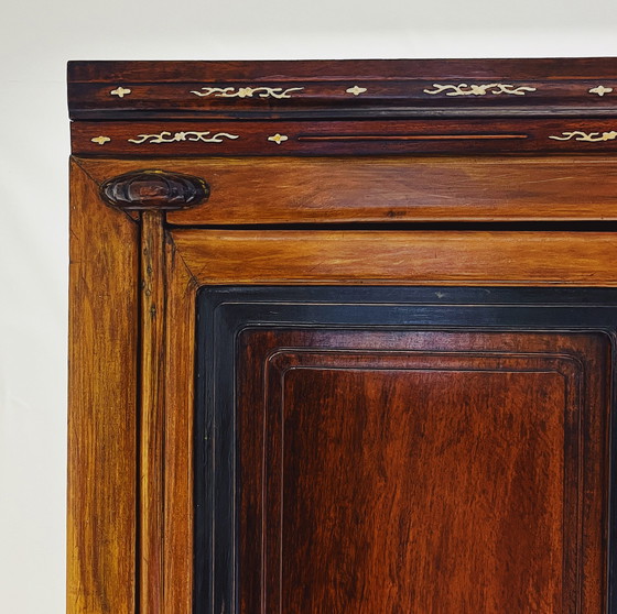 Image 1 of  Cabinet chinois ancien