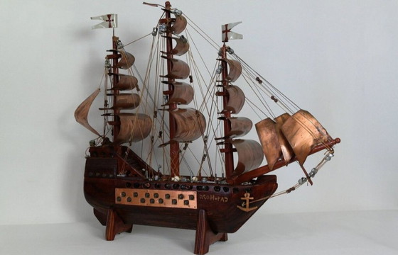 Image 1 of Barca d'epoca in legno esotico e rame realizzata a mano