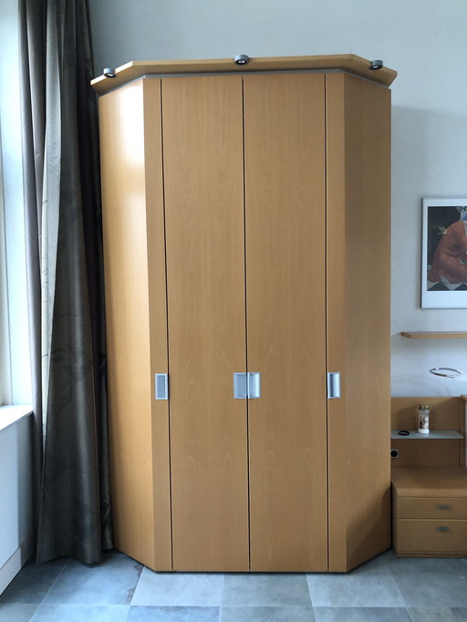 Modern Wardrobe With Softclose Drawers