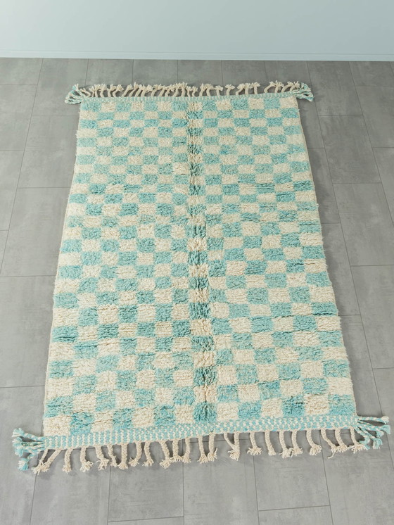 Image 1 of Tapis berbère à carreaux bleu ciel