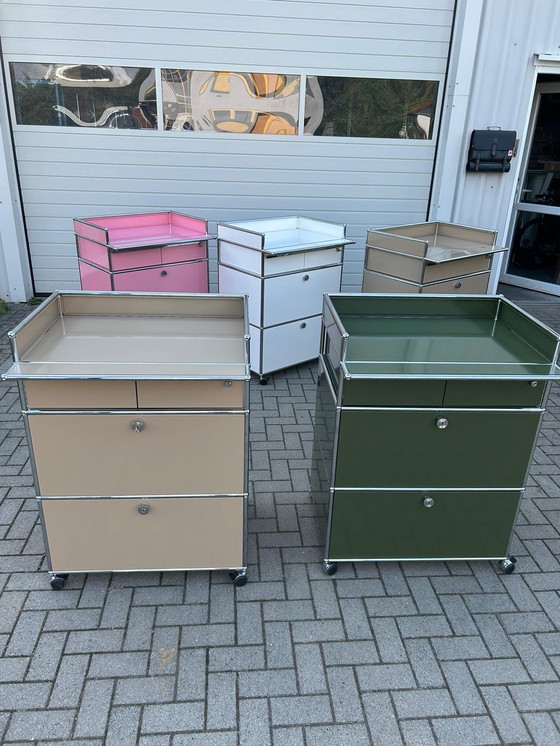 Image 1 of USM Haller Commode à langer, excellent état, toutes les couleurs