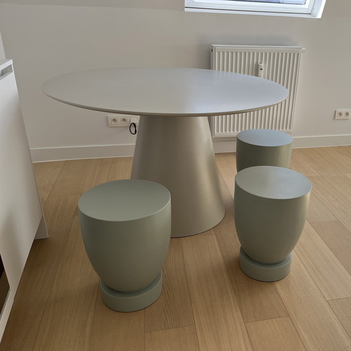 Woood Jorre Dining Table Including 3 Design Stools