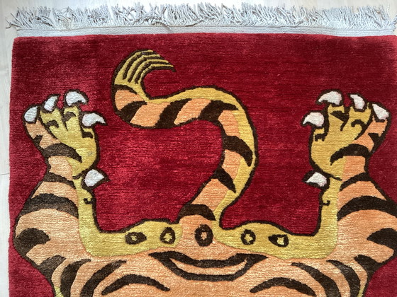 Image 1 of Tiger rug. Nepal