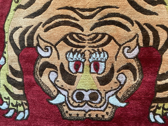 Image 1 of Tiger rug. Nepal