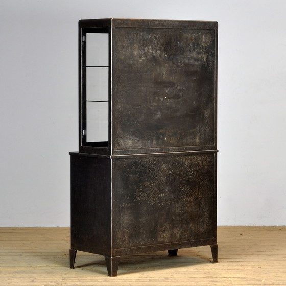 Image 1 of Cabinet médical poli, années 1930