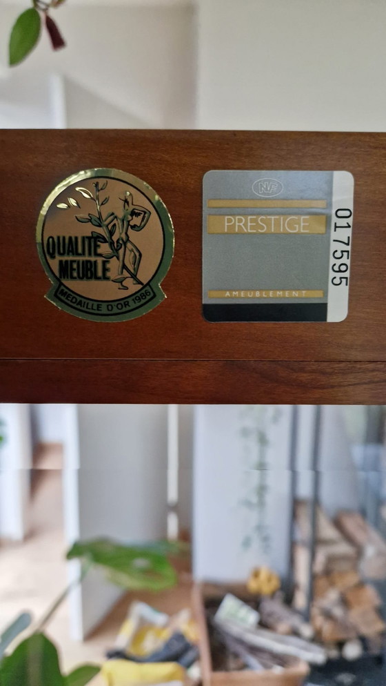 Image 1 of Vetrina in legno di ciliegio