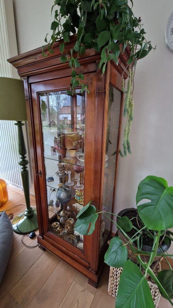 Image 1 of Vetrina in legno di ciliegio