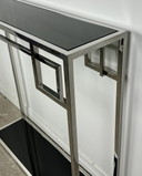 Tavolo consolle in stile Art Déco in metallo cromato con piano in vetro nero