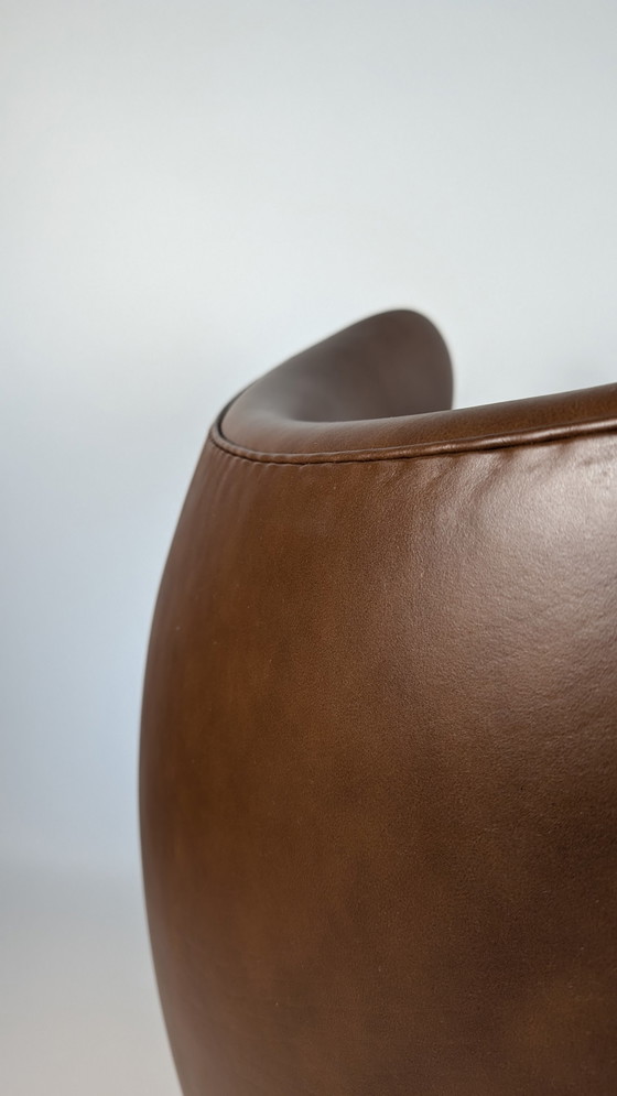 Image 1 of Fritz Hansen Egg Chair Walnut Leather Arne Jacobsen