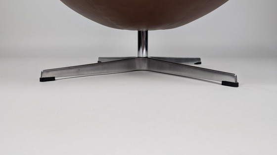 Image 1 of Fritz Hansen Egg Chair Walnut Leather Arne Jacobsen