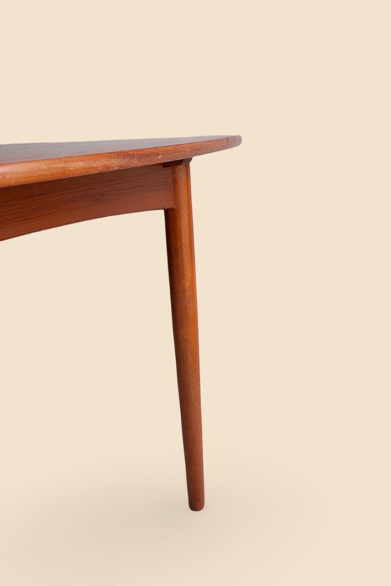 Image 1 of Square extendable vintage dining table with round shapes