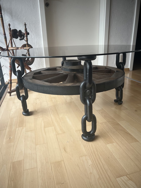 Image 1 of Coffee table wagon wheel unique