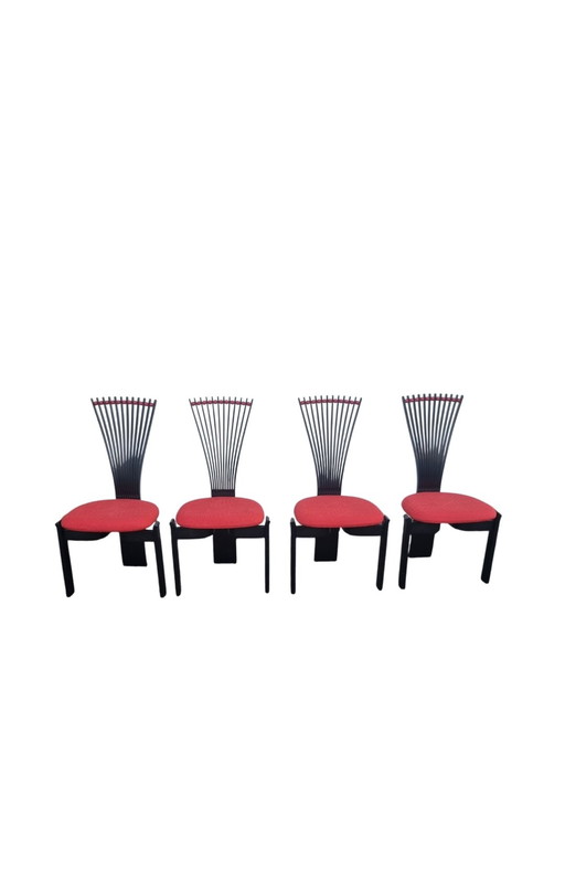 Design 4 × Totem Westnofa Chairs