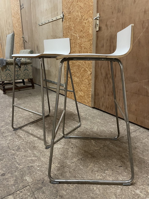 2x Modern Bar Stools, White, Metal Frame