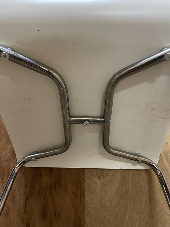 Image 1 of 2x Modern Bar Stools, White, Metal Frame