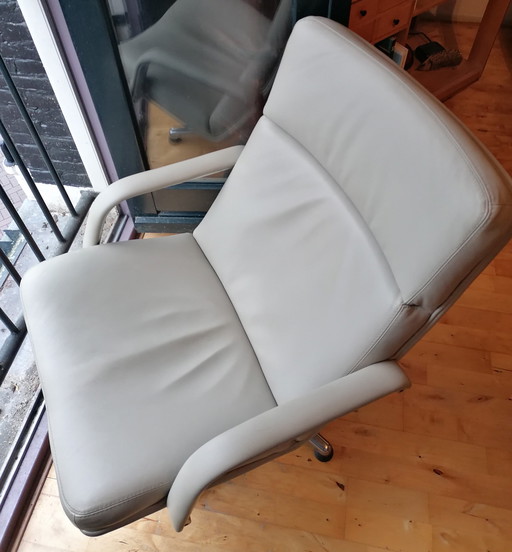 Artifort Armchair F141