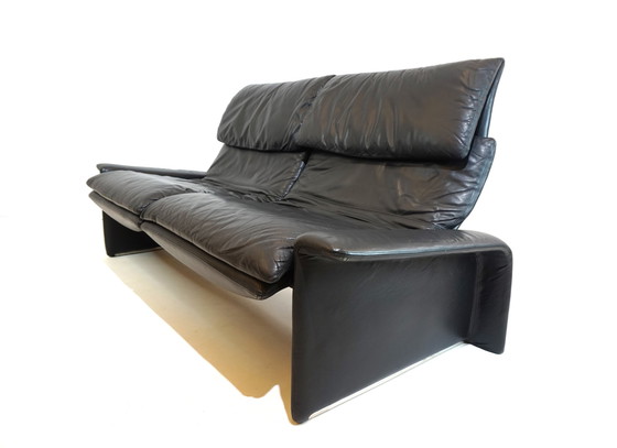 Image 1 of Saporiti Italia 2 seater leather sofa by Giovanni Offredi