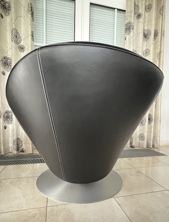 Image 1 of Leolux Parabolica armchair